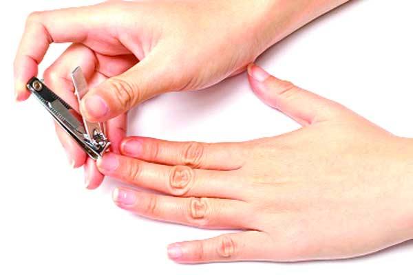 নখ কাটারও নিয়ম আছে