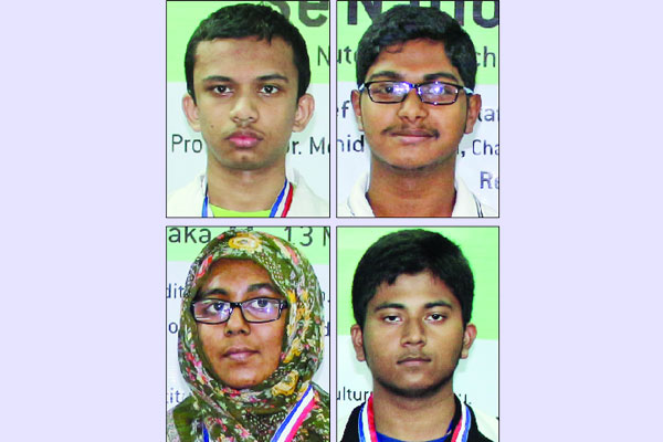 চার খুদে বিজ্ঞানী যাচ্ছে ভিয়েতনাম