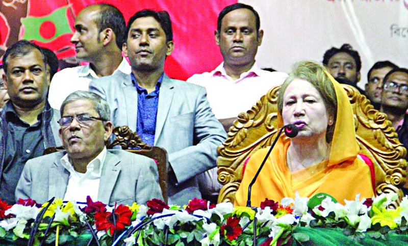 আমাদের নির্বাচনের বাইরে রাখা যাবে না : খালেদা