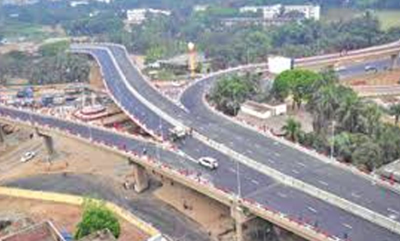 অচল ঢাকা সচল করছে ফ্লাইওভার