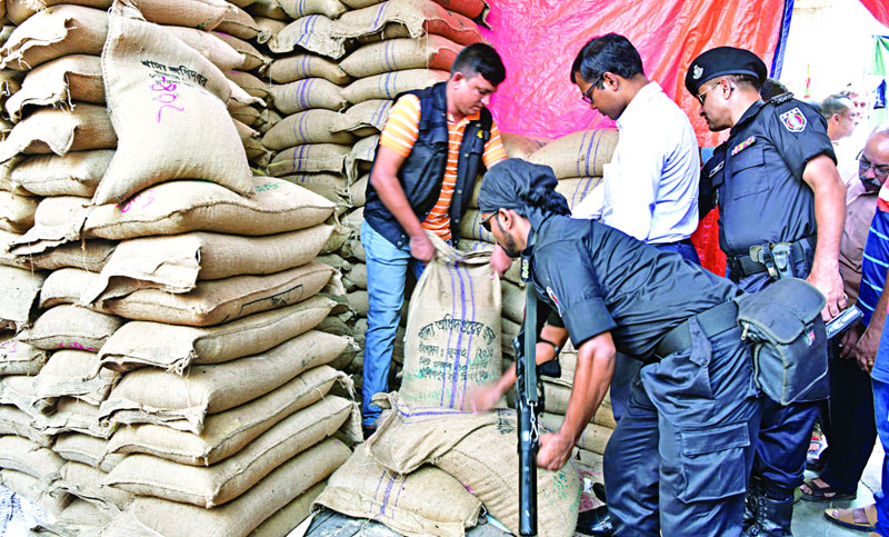 ওএমএসের ২১৫ টন চাল গম জব্দ