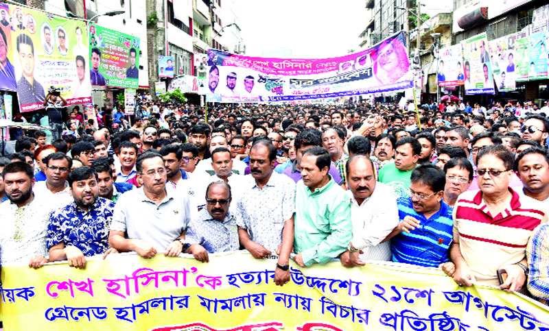 দেশজুড়ে আনন্দ মিষ্টিমুখ আওয়ামী লীগের