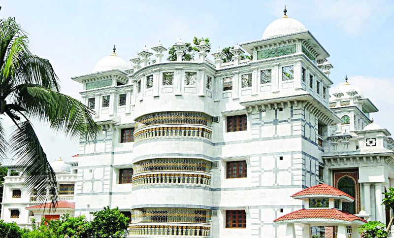 বগুড়ায় গ্রামে শতকোটি টাকার বাড়ি