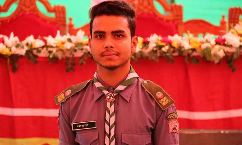 বৈদ্যুতিক শকে মারাত্মক আহত মেধাবী আকাশ বাঁচতে চায়