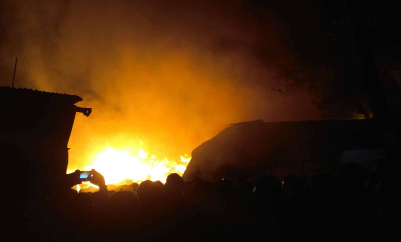 গাজীপুরে আগুনে পুড়ল চার ঝুট গুদাম