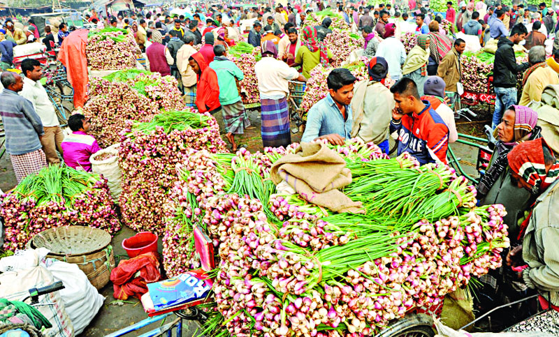 সবজিতে বাজার ভরা দাম লাগামছাড়া