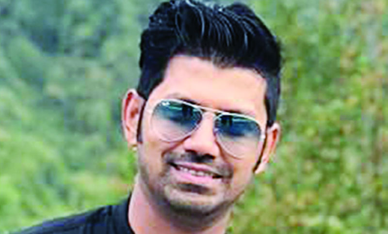 মৃত্যু, দাফন আর কোয়ারেন্টিনের এক পরিবার 

