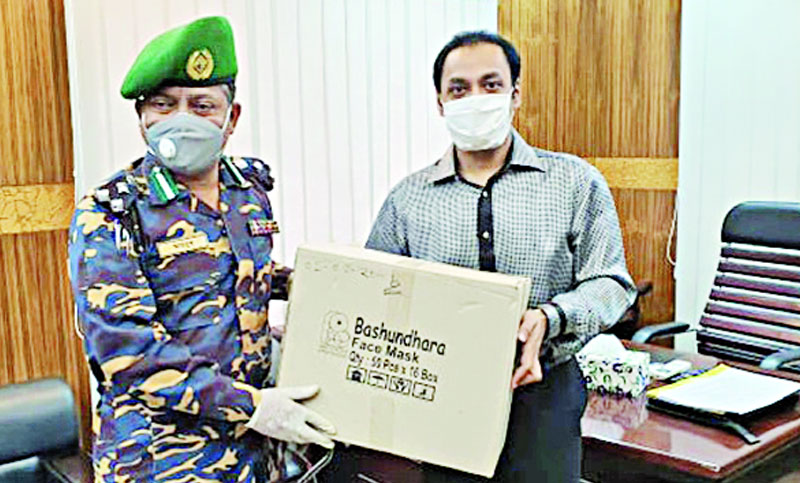 আনসারকে ২৫ হাজার মাস্ক ও তিন হাজার পিপিই দিল বসুন্ধরা গ্রুপ