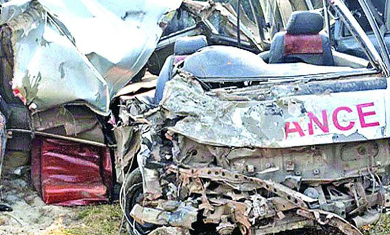 অ্যাম্বুল্যান্সে লাশ নিয়ে ফেরার পথে ত্রিমুখী সংঘর্ষে নিহত ৬