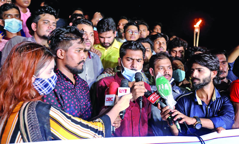 ভিপি নুরকে আটক নিয়ে পাঁচ ঘণ্টার নাটক
