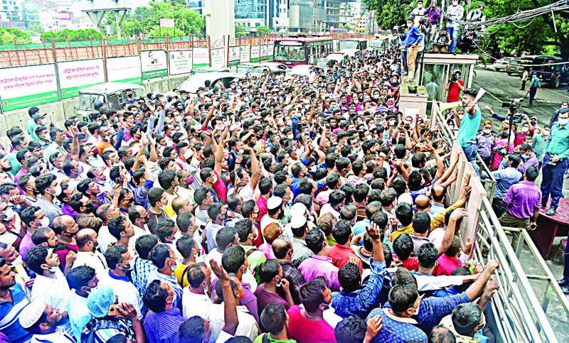 টিকিট নিয়ে মহাসংকটে সৌদিপ্রবাসী কর্মীরা