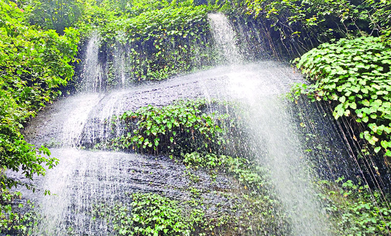 পর্যটকদের নতুন গন্তব্য ‘তৈলাফাং’ ঝরনা