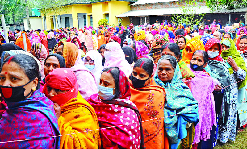 নারী ভোটারের উপস্থিতি ছিল চোখে পড়ার মতো