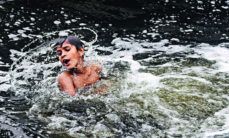ঢাকাসহ তিন বিভাগে বইছে দাবদাহ