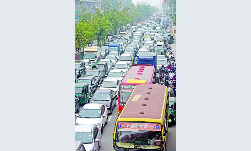 রাজধানীতে চেনা যানজট স্বাস্থ্যবিধি উপেক্ষিত