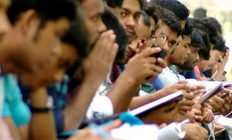 চাকরিপ্রার্থীরা দিশাহারা