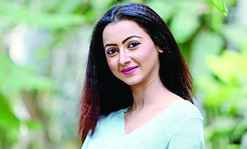 চাকরিতে ফিরছেন