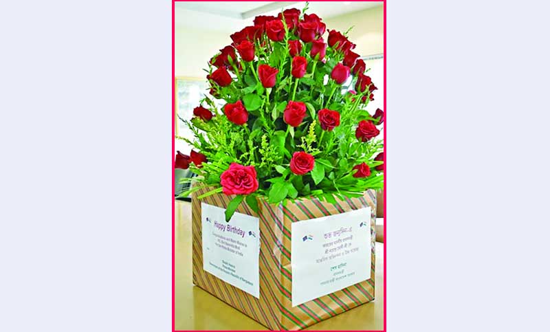 মোদির জন্মদিনে শেখ হাসিনার ৭১ লাল গোলাপ