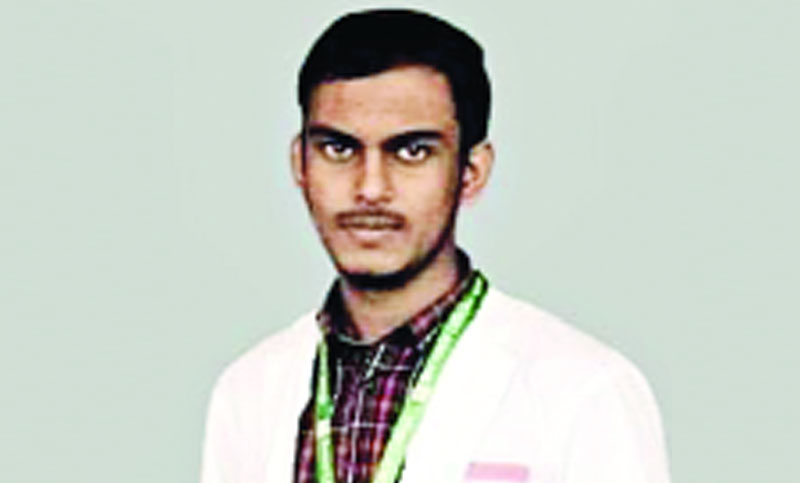 আধাঘণ্টা সাঁতারের পর কুশলকে উদ্ধার করে তেলবাহী জাহাজ