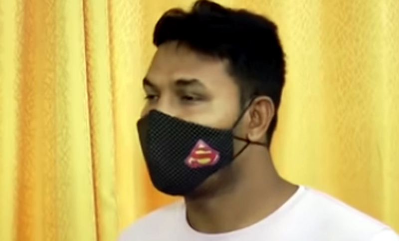 Oyoqlari orasiga tikilgan gozal ayol qizlar Hammomda uy qurilishi porno