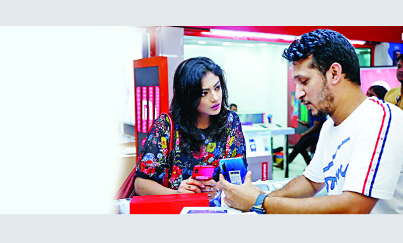 প্রযুক্তি পণ্য কিনছেন, কিন্তু ওয়ারেন্টি আছে তো!