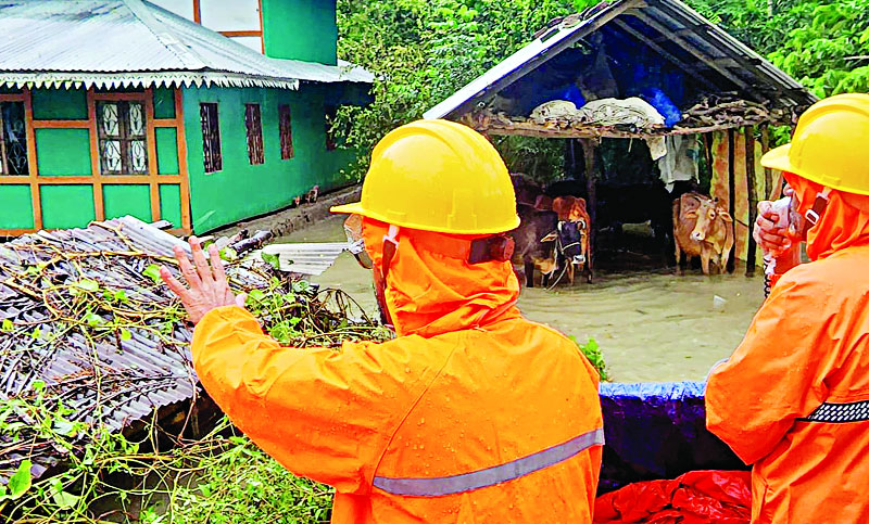 সিত্রাংয়ের আঘাতে ১৫ জেলা প্লাবিত