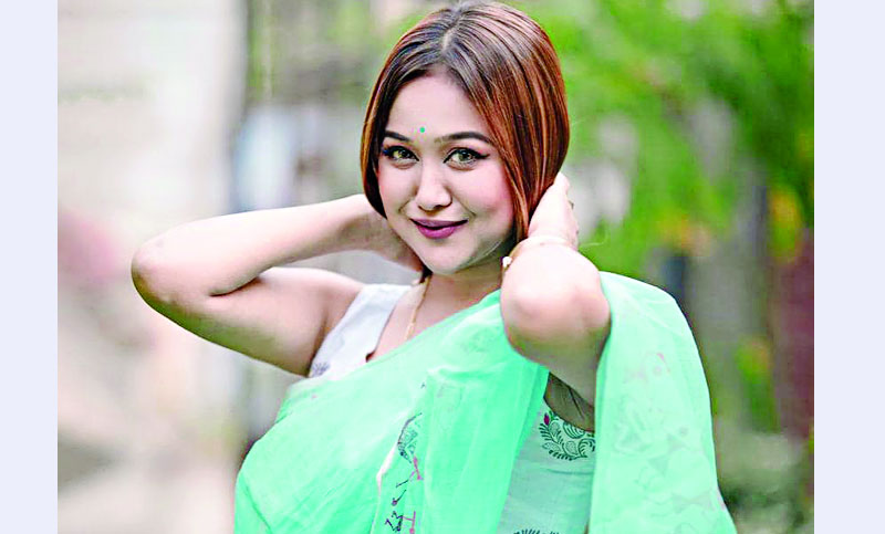 সড়ক দুর্ঘটনায় আহত চমক