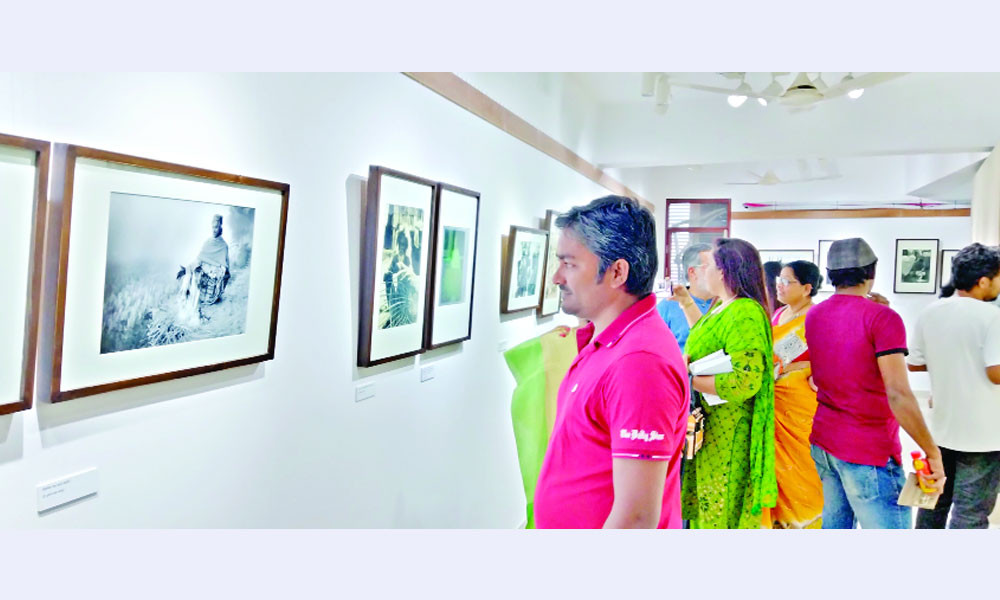 আলোকচিত্রে ইতিহাসের পথ
