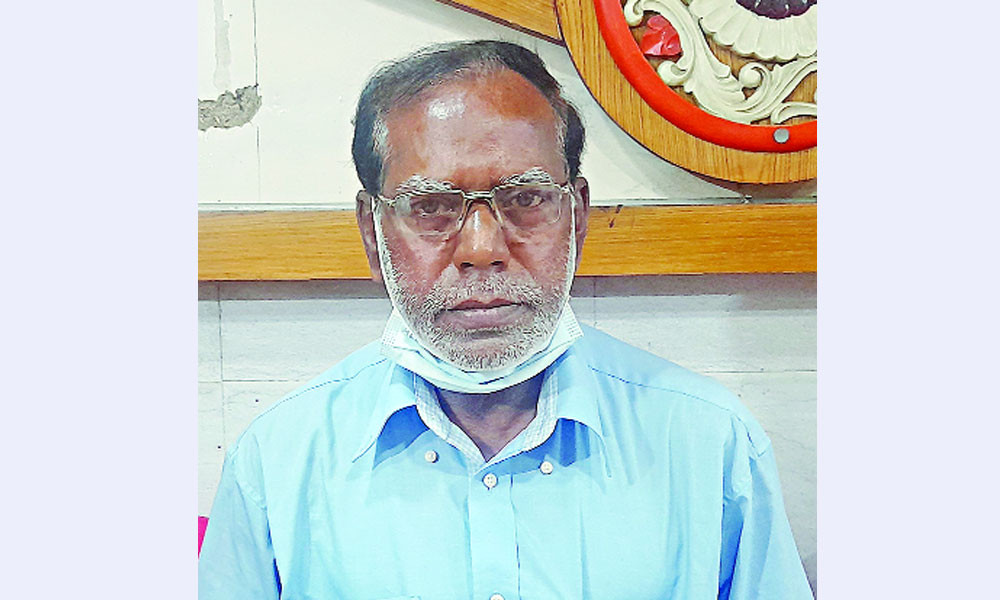 কর্মক্ষমতা হারিয়ে ফেলায় কাটান কষ্টের জীবন
