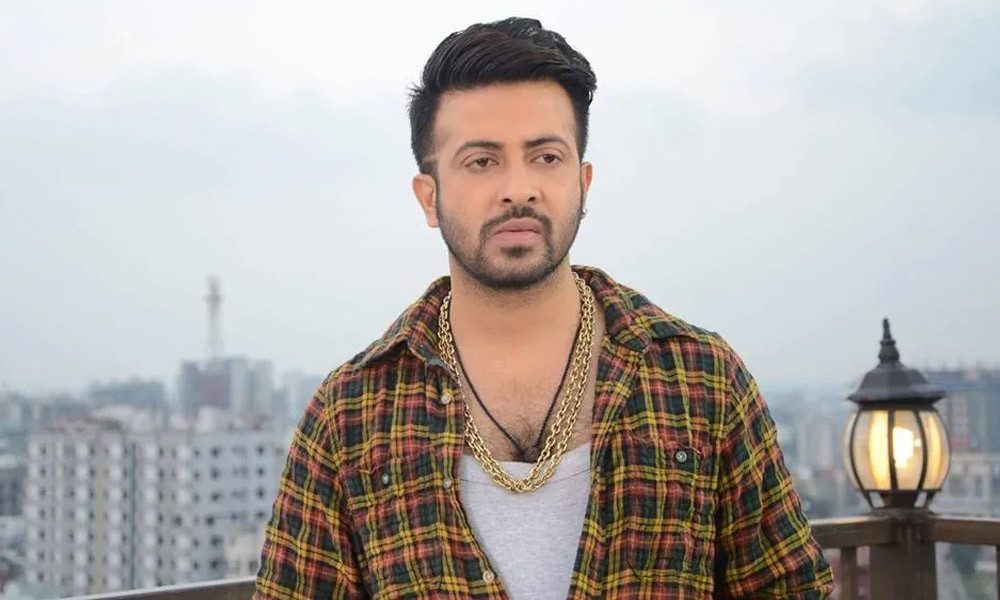 শাকিবকে ‘শোকজ’ দিল প্রযোজক সমিতি