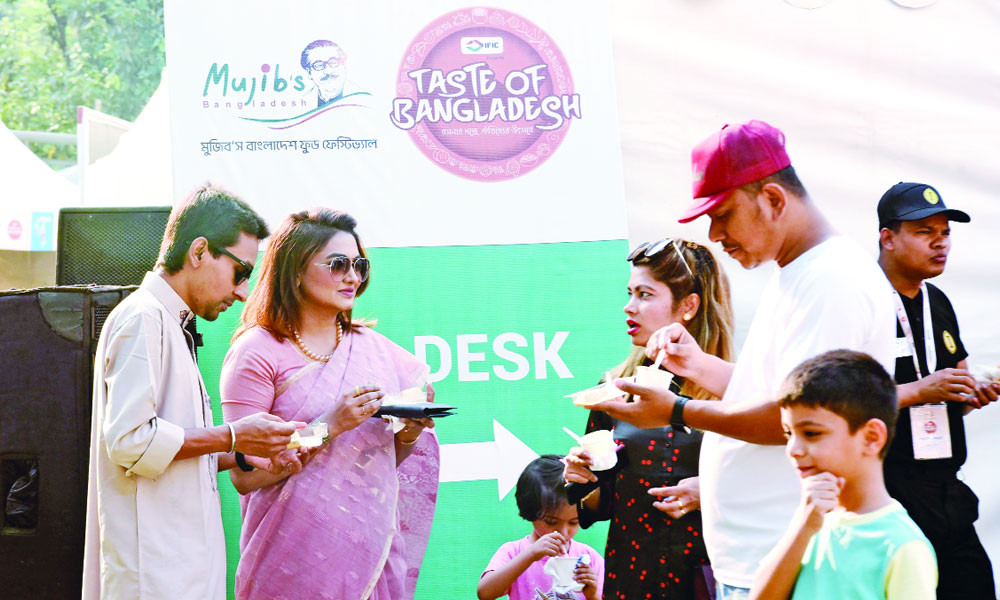দেশীয় খাবারের বিপুল সমাহার
