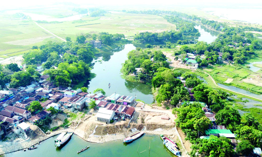 হাওরে পাউবোর দ্বৈত ভূমিকা