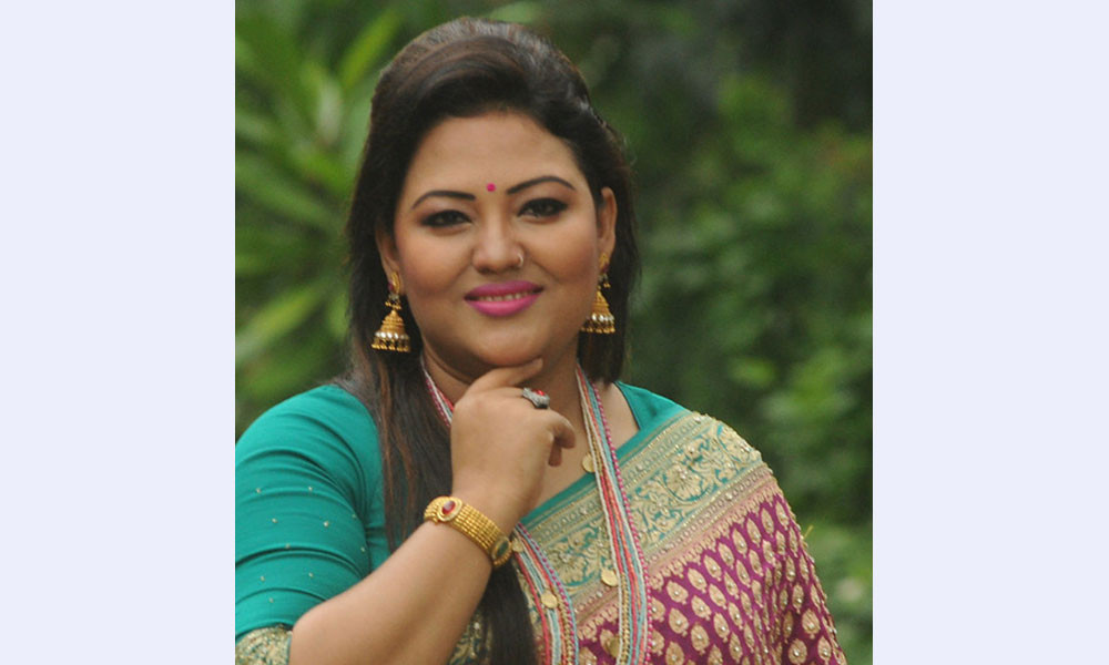রেস্তোরাঁ খুললেন মমতাজ
