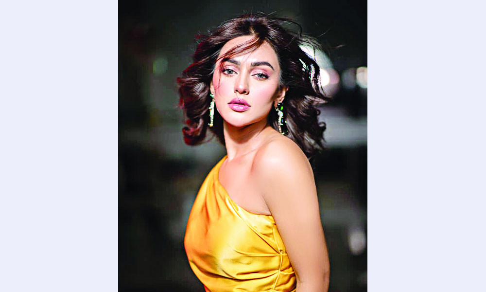 ফারিয়ার নতুন ছবি ‘সে ধীরে আসে’