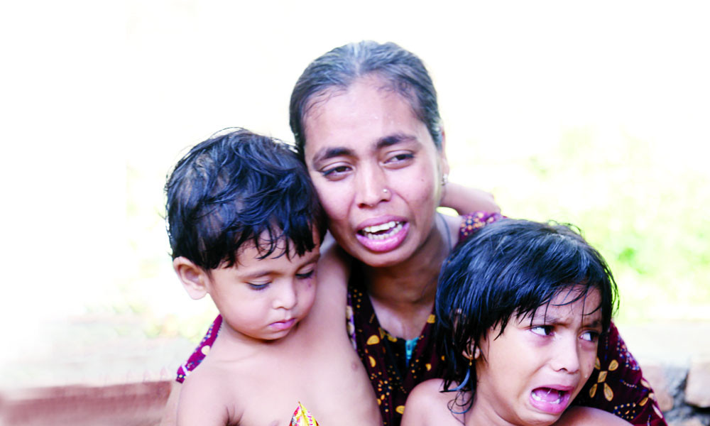 ভোরের সড়কে ১৪ শ্রমিকের মৃত্যু