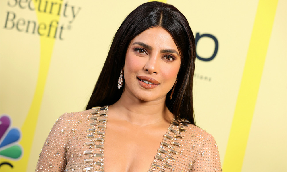 Yosh massajchi mijoz bilan sikishadi