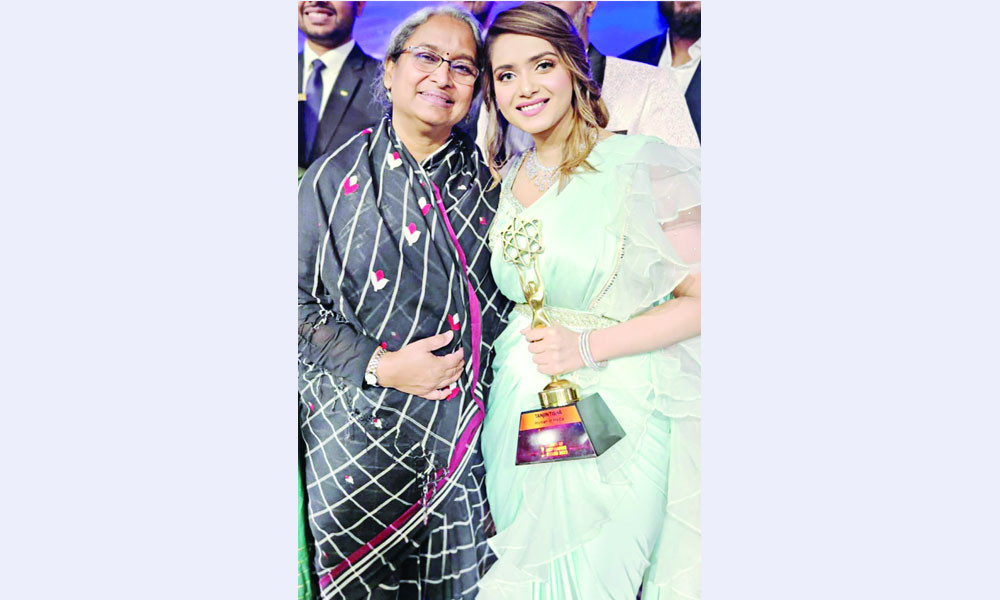 ছবিতে : সংবাদ