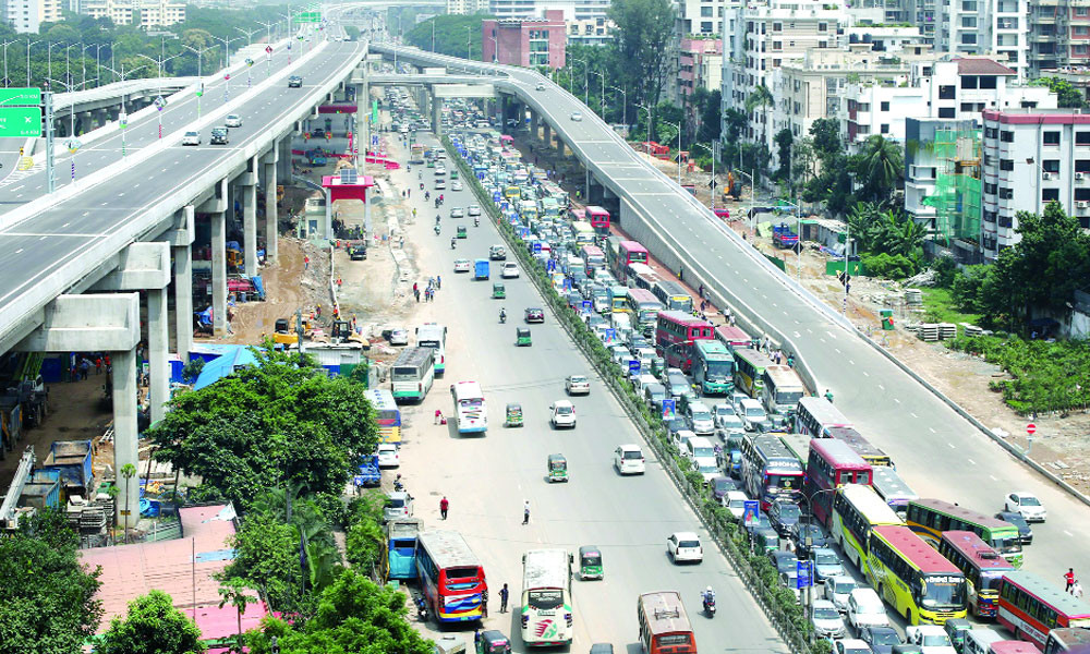 ক্রমেই বাড়ছে গাড়ির চাপ