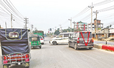 ৩০ অবৈধ ইউ টার্নে ত্রিশাল মৃত্যুফাঁদ