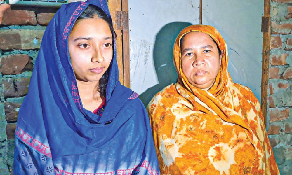 দারিদ্র্য দমাতে পারেনি শিবচরের সাইমাকে