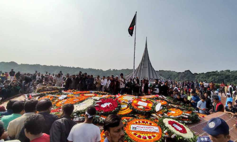 স্মৃতিসৌধে জনতার ঢল, শ্রদ্ধার ফুলে ভরে গেছে শহীদ বেদি