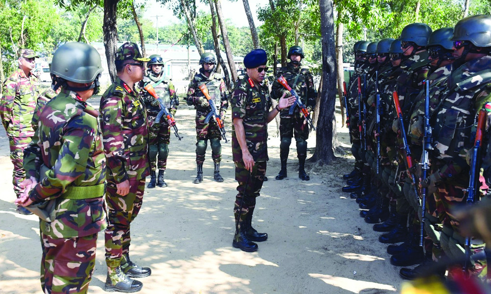 কক্সবাজার এরিয়া মোতায়েন সেনাবাহিনীর কার্যক্রম পরিদর্শনে সেনাপ্রধান