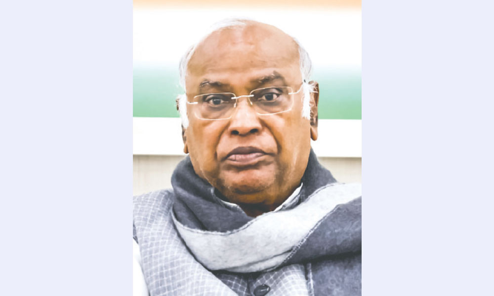 ইন্ডিয়া জোটের নেতৃত্বে কংগ্রেসের খাড়গে