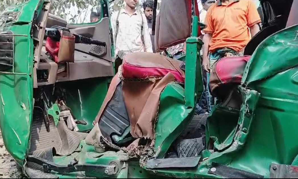 শাহজাদপুরে বাস-সিএনজির মুখোমুখি সংঘর্ষ, প্রাণ গেল মা ও মেয়ের