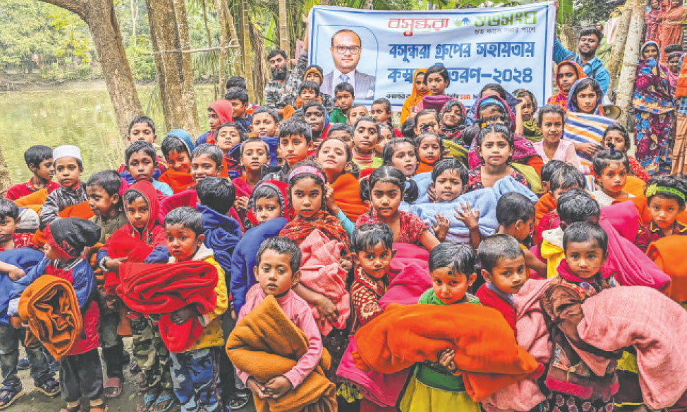 উষ্ণতার পরশ পেল পটুয়াখালীর পাঁচ হাজার মানুষ