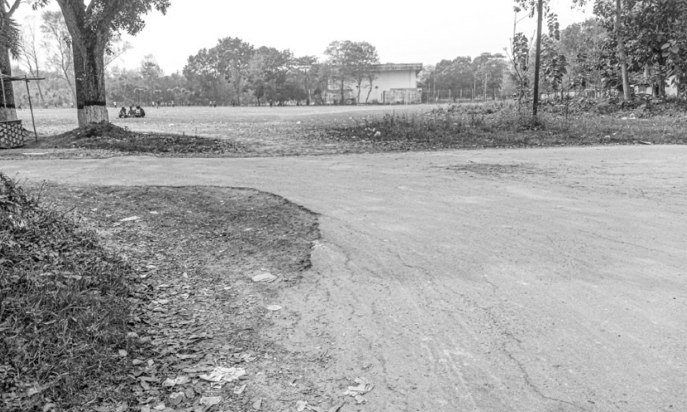 ভাঙা রাস্তা