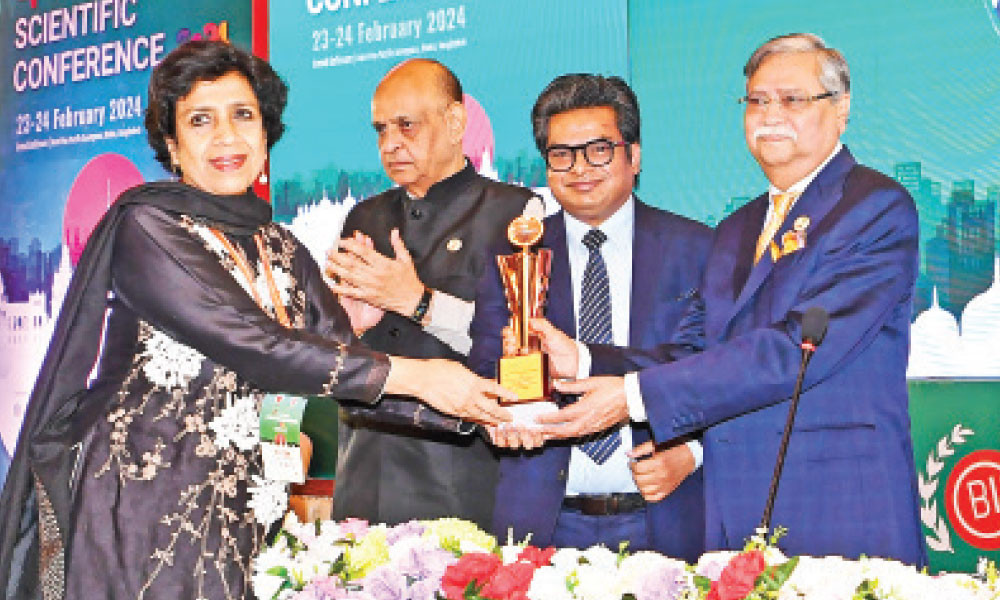 দরিদ্রদের চিকিৎসাসেবা সহজ করতে বললেন রাষ্ট্রপতি