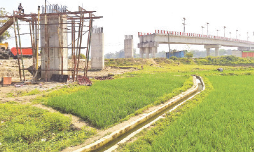 সাত বছরেও শেষ হয়নি সেতুর নির্মাণকাজ