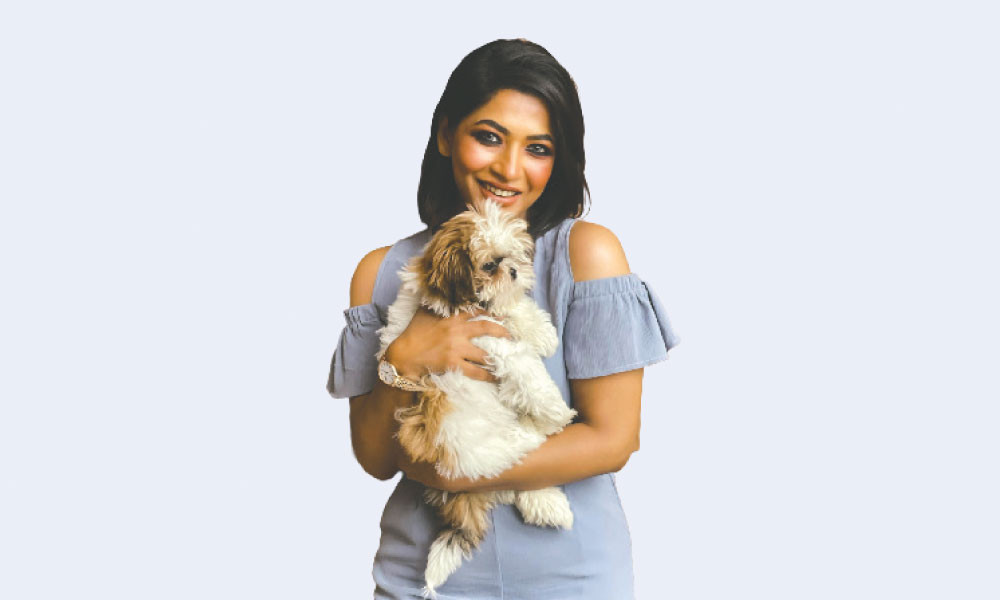ভারতের আরো দুটি ছবি হাতে একটি হিন্দি আরেকটি বাংলা