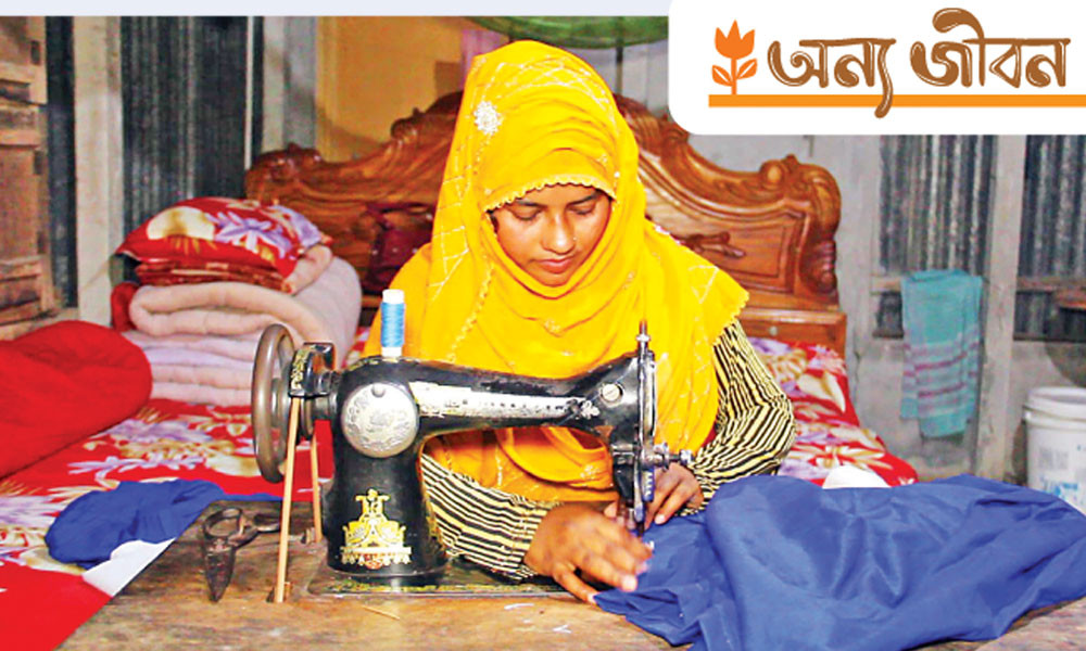নারীদের পথ দেখান তিনি